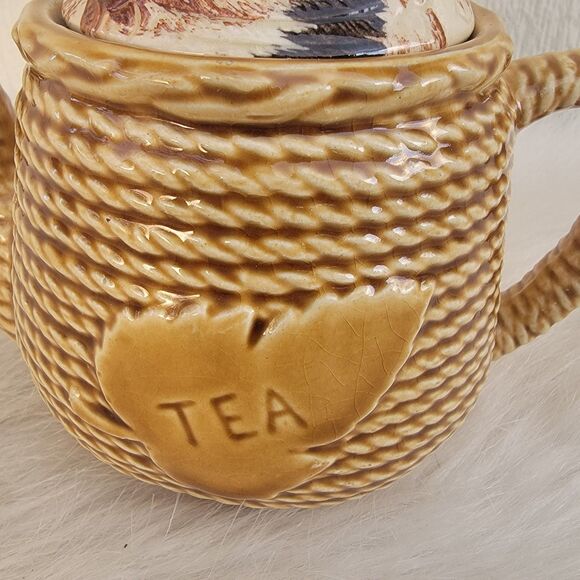 Vintage Ressini Chicken Teapot made in Japan Basket Weave - Picture 2 of 8